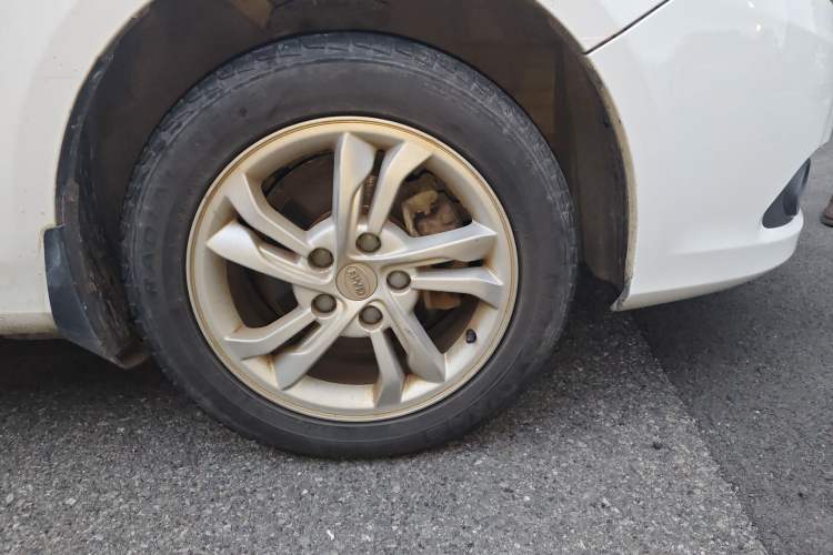 Used BYD Surui 2014 1.5L Manual Luxury Model
