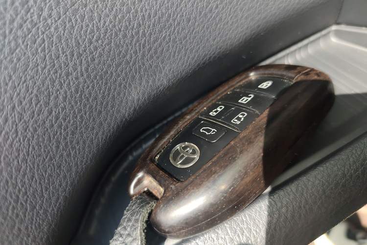 Used Toyota Granvia 2024 2.5L Hybrid Prestige PLUS Four-Wheel Drive Version
