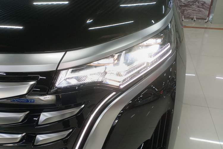 Used Denza D9 2024 DM-i 980 Four-Wheel Drive Flagship Model
