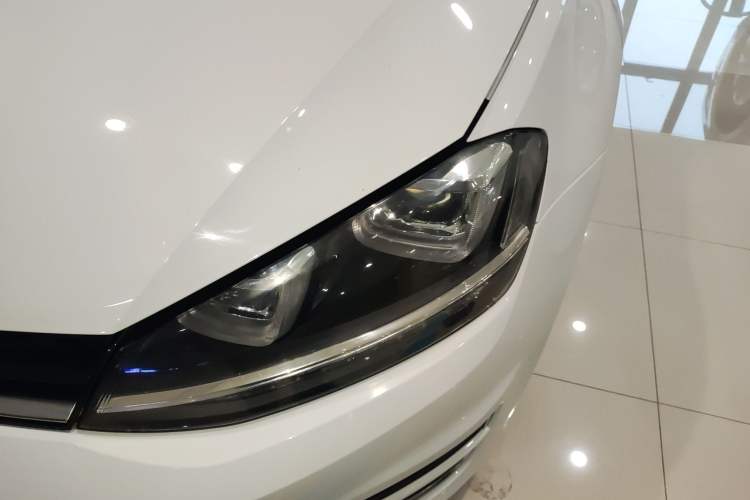 Used Volkswagen Golf 2016 230TSI Automatic Luxury Version Left Front Headlight