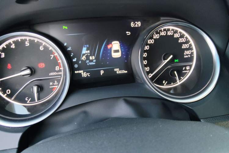 Used Toyota Camry 2019 Revised Version 2.5G Luxury Edition Odometer Close Up