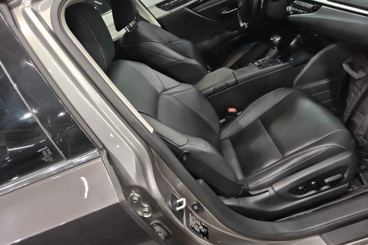 Used Lexus ES 2020 200 Excellence Edition Right Front Seat