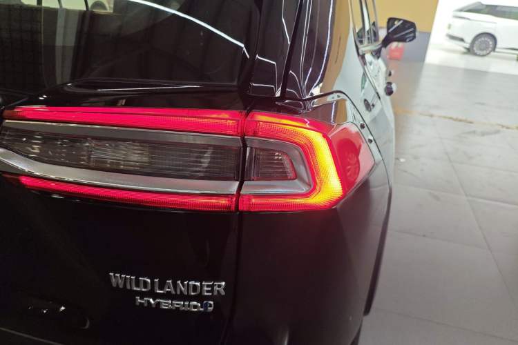 Used Toyota Wildlander 2023 Dual-Motor 2.5L E-CVT Four-Wheel Drive Prestige Edition
