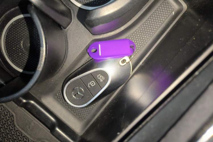 Used Mercedes-Benz GLC 2023 GLC 300 L 4MATIC Dynamic Edition 5-seater Vehicle Key