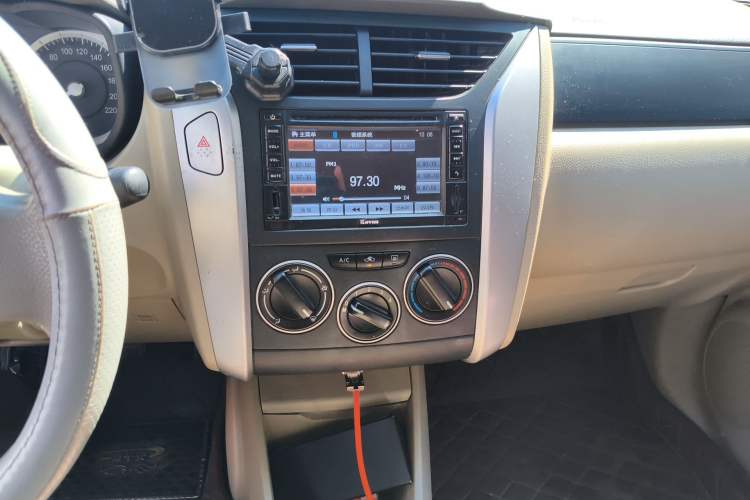 Used Venucia D50 2013 1.6L Manual Fashion Edition
