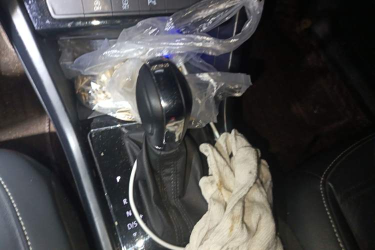 Used Volkswagen Touran 2018 Volkswagen Touran L 280TSI DSG Comfort Edition 7 Seats China V Emission Standard Gear Lever