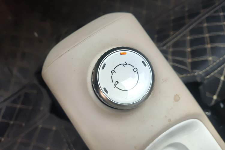 Used Wuling Hongguang MINIEV 2024 3rd Generation 215km Youth Edition Gear Lever