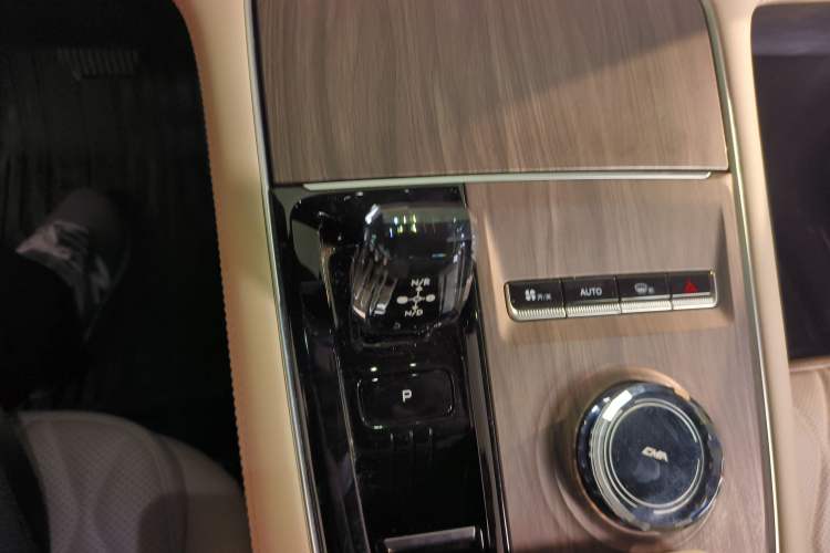 Used Geely Auto Monjaro L 2025 Dongfang Yao 2.0TD Automatic All-Wheel-Drive Wangyue Edition
