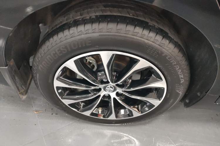 Used Toyota Avalon 2022 Dual-Engine 2.5L Luxury Edition