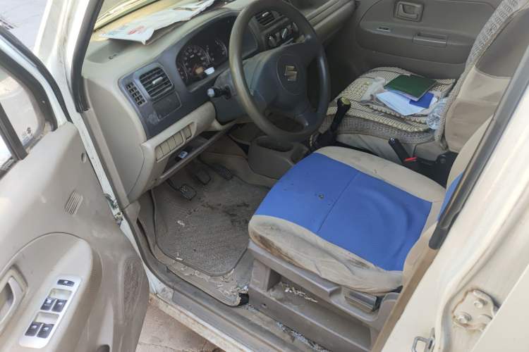 Used Suzuki Wagon R 2015 1.0L Manual Utility Model Driver Seat