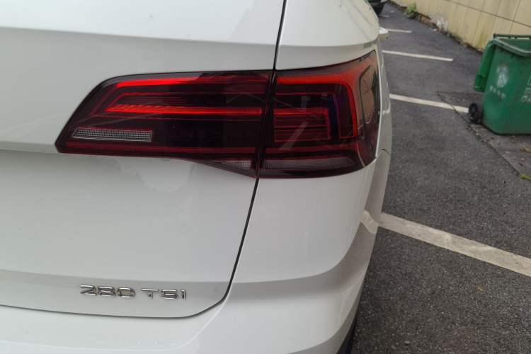 Used Volkswagen Tharu 2021 280TSI Two-Wheel Drive Comfort Edition Right Rear Taillight