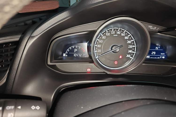 Used Mazda Mazda 3 Axela 2017 Sedan 1.5L Automatic Luxury Model China VI Standard