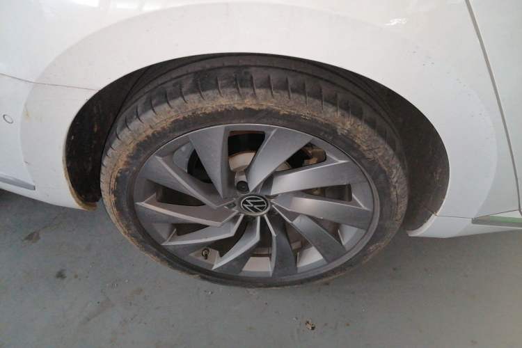 Used Volkswagen FAW-Volkswagen CC 2023 380TSI Striking Edition Right Rear Wheel Hub