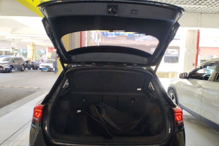 Used Volkswagen T-ROC 2021 280TSI DSG Two-Wheel Drive Comfort Connect Edition