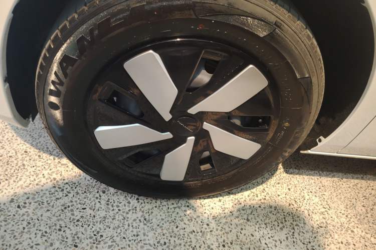 Used Dongfeng NAMMI 01 2024 New Edition 330 Air Left Front Wheel Hub