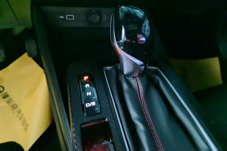 Used MG 5 2021 180 DVVT CVT Youth Luxury Edition Gear Lever