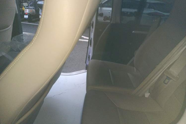 Used FORTHING Lingzhi M5 2022 Standard Edition Basic Model 9-Seater