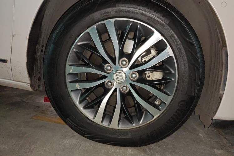 Used Buick GL8 2018 ES 28T Flagship Model China VI Standard
