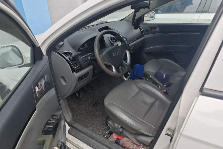 Used Geely Auto Classic Emgrand 2013 Sedan 1.8L Manual Entry-Level CNG Model
