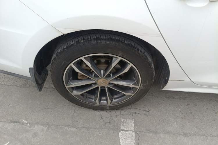 Used BYD Qin Pro 2019 Super Edition 1.5TI Automatic Smart Connect Flagship Model China V Standard
