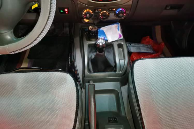 Used Foday Lion F16 2013 2.0T Diesel Two-Wheel Drive Entry-Level 4F20TC1
