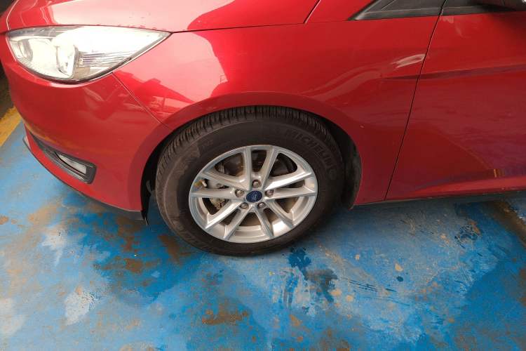 Used Ford Focus 2015 Hatchback 1.6L Automatic Fashion Edition Left Front Wheel Hub