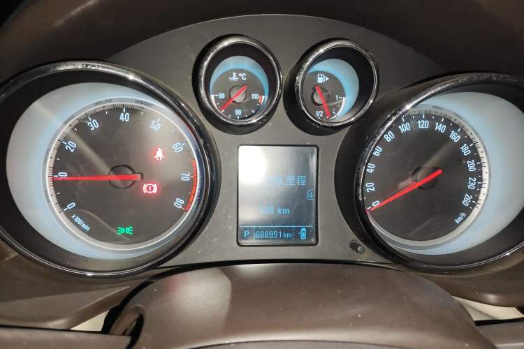 Used Buick Regal 2014 2.0L Leading Fashion Edition Instrument Cluster