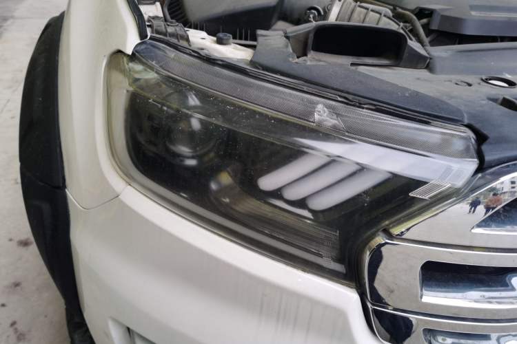 Used Ford Everest 2017 2.0T Gasoline Automatic 4x4 Luxury Edition 5 Seats Right Front Headlight