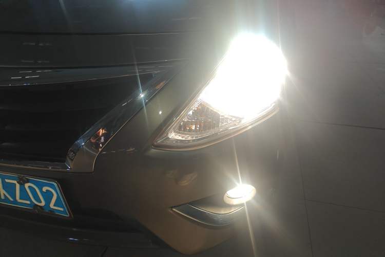 Used Nissan Sunny 2015 1.5XE CVT Comfort Edition Left Front Headlight