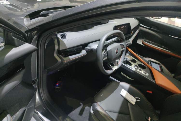 Used Changan UNI-V iDD 2023 ZhiDian iDD 1.5T 113km Smart & Fun Version
