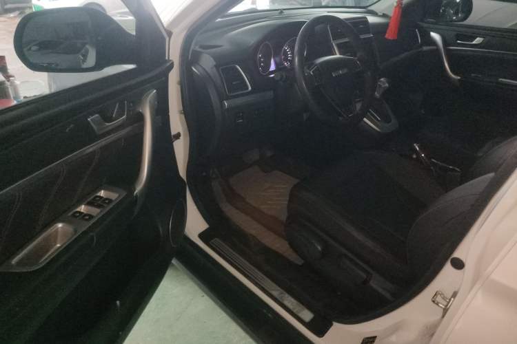 Used Haval M6 2018 Revised Version 1.5T DCT Two-Wheel Drive Elite Edition
