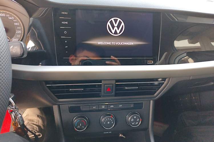 Used Volkswagen Lavida 2021 1.5L Automatic Comfort Edition Audio And AC Panel