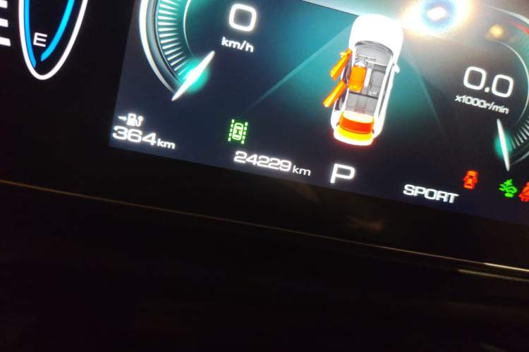 Used ORA Good Cat 2023 401 km Standard Range Premium Version Lithium Iron Phosphate Odometer Close Up