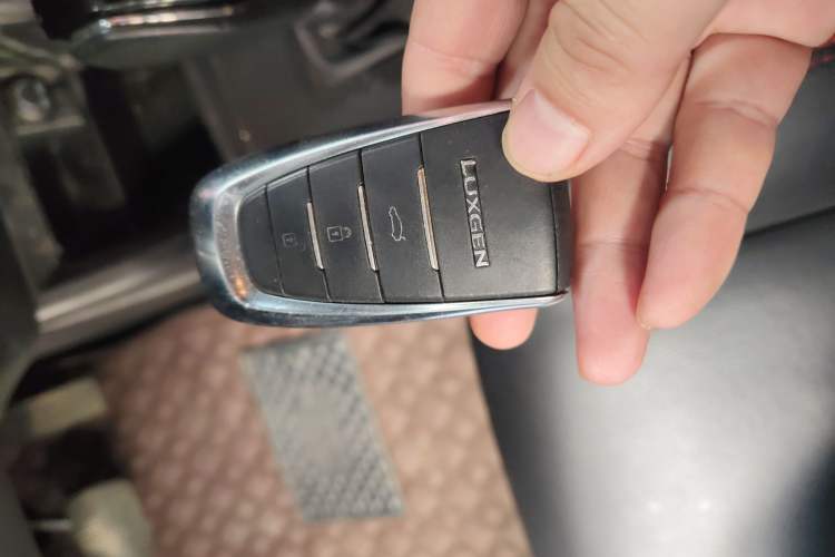 Used Luxgen U5 SUV 2017 1.6L CVT Prestige Edition
