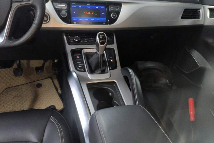 Used Geely Auto Emgrand X7 Sport 2016 2.0L Manual ZhiShang Version