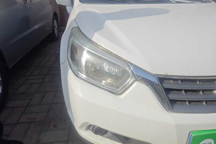 Used Venucia R50 2013 1.6L Manual Fashion Edition