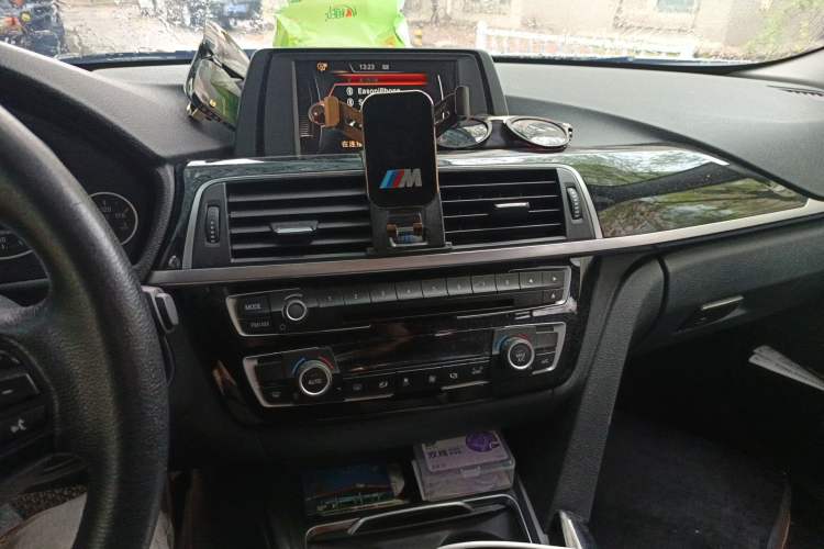 Used BMW 3 Series 2017 320Li Fashion Model Audio And AC Panel