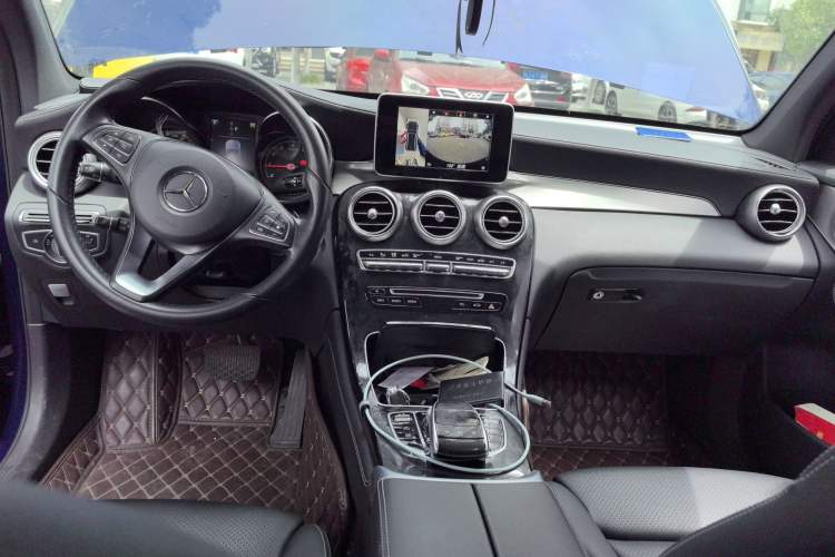 Used Mercedes-Benz GLC 2018 GLC 200 4MATIC Center Console