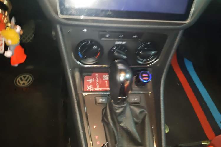 Used Volkswagen Lavida 2015 1.6L Automatic Comfort Edition Gear Lever