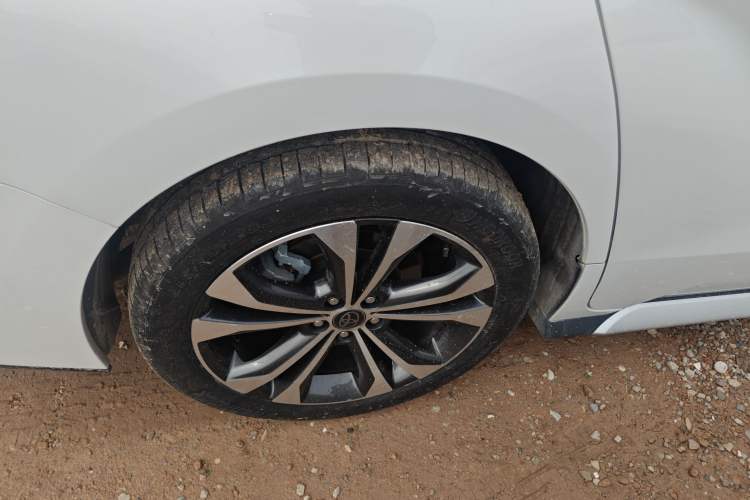 Used Toyota Granvia 2023 2.5L Hybrid Flagship VIP Edition
