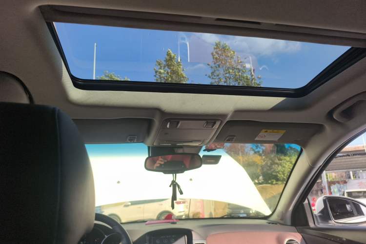 Used Chevrolet Cruze 2013 Hatchback 1.6L Automatic Luxury Model
