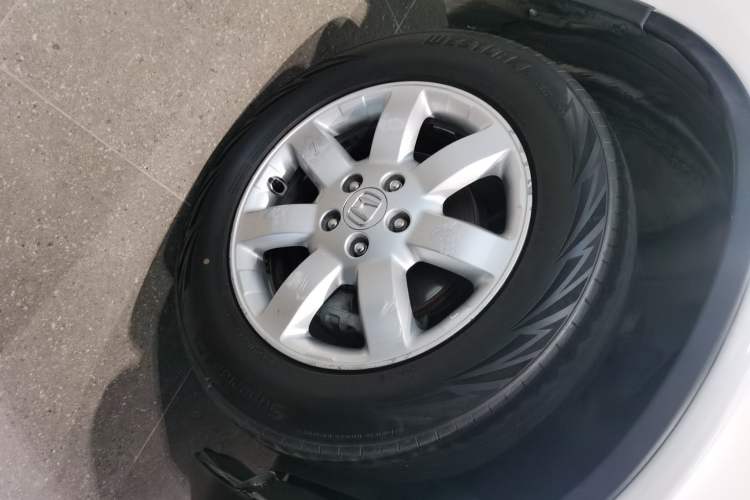 Used Honda CR-V 2010 2.4L Automatic Four-Wheel Drive Prestige Edition Right Front Wheel Hub