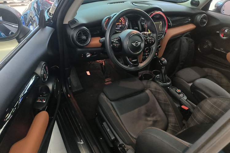 Used MINI MINI 2016 1.5T COOPER SEVEN