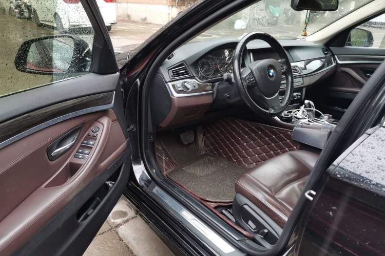 Used BMW 5 Series 2014 525Li Luxury Design Package
