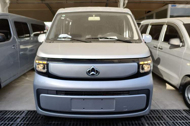 Used Chana Ruixing EM80 2025 Passenger Version Comfort Model 6 Seats 260 km Twin-Door Design 60 kW