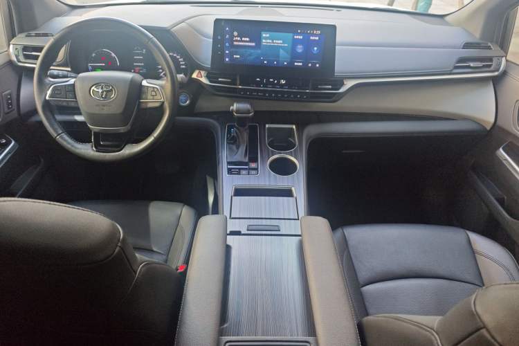 Used Toyota Granvia 2022 2.5L Hybrid Prestige Edition Center Console