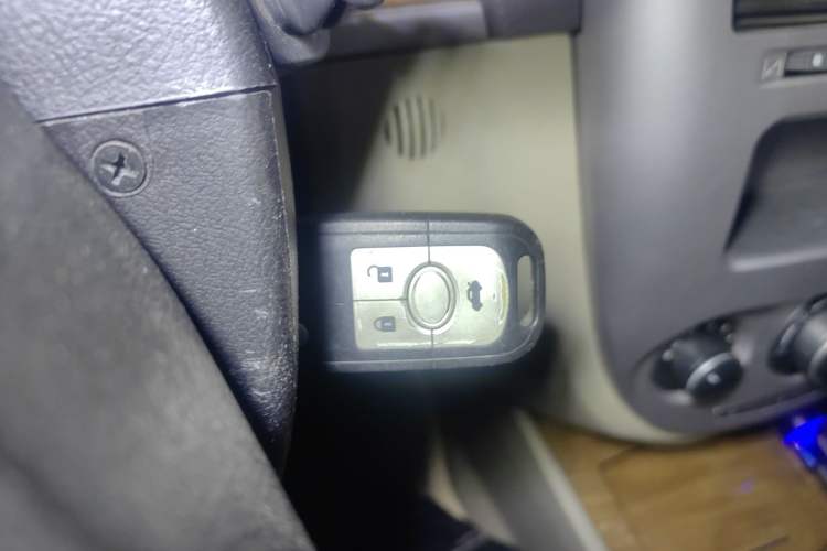 Used Buick Excelle 2015 1.5L Automatic Classic Model
