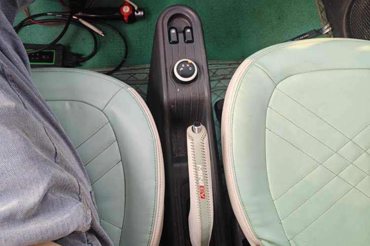 Used Wuling Hongguang MINIEV 2021 Macaron Sandwich Model 170 km Lithium Iron Phosphate
