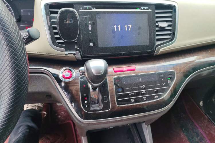 Used Honda Odyssey 2015 Revised 2.4L Luxury Edition
