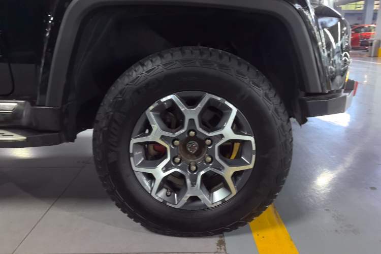 Used BAIC Off-Road BJ40 2019 PLUS 2.3T Automatic Four-Wheel Drive Premium Edition China VI Right Rear Wheel Hub